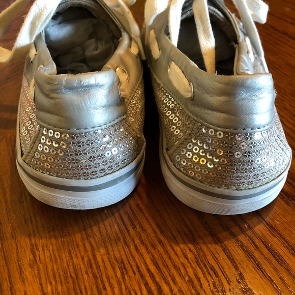 Girls Silver sequin shoes Size 4 - Picture 7 of 10